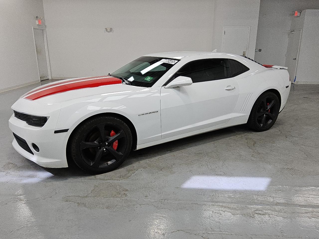 2015 Chevrolet Camaro LT, VIN 2G1FC1E36F9109919 — Auction photo