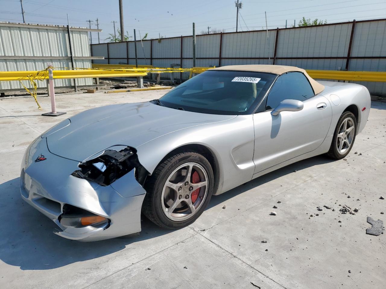 2000 Chevrolet Corvette, VIN 1G1YY32G4Y5113576 — Front end
