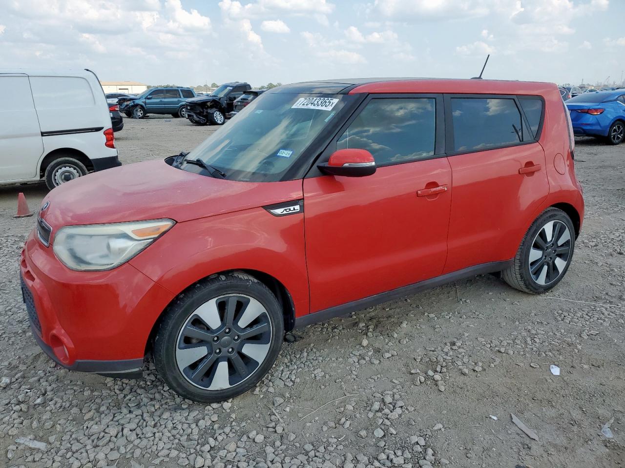 2014 Kia Soul +, VIN KNDJX3A58E7705977 — Side