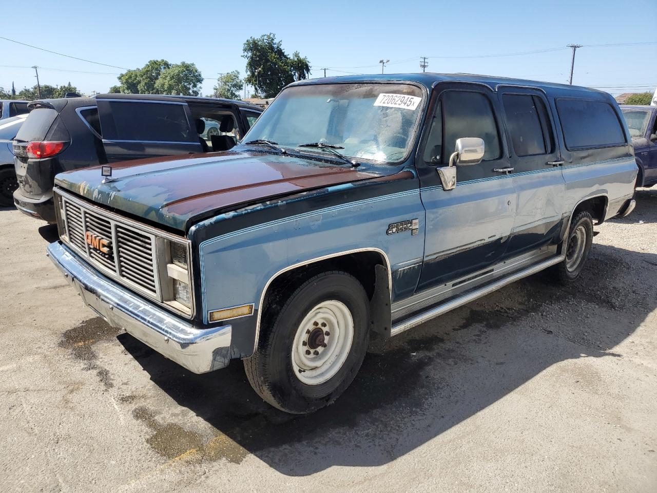 1987 GMC Suburban, VIN 1GKGR26J6HF505165 — Normal wear