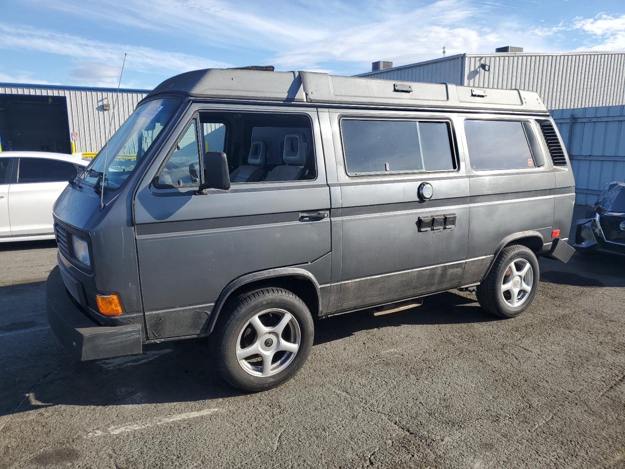 1989 Volkswagen Vanagon, VIN WV2ZB0255KH059416 — Minor dents and scratches