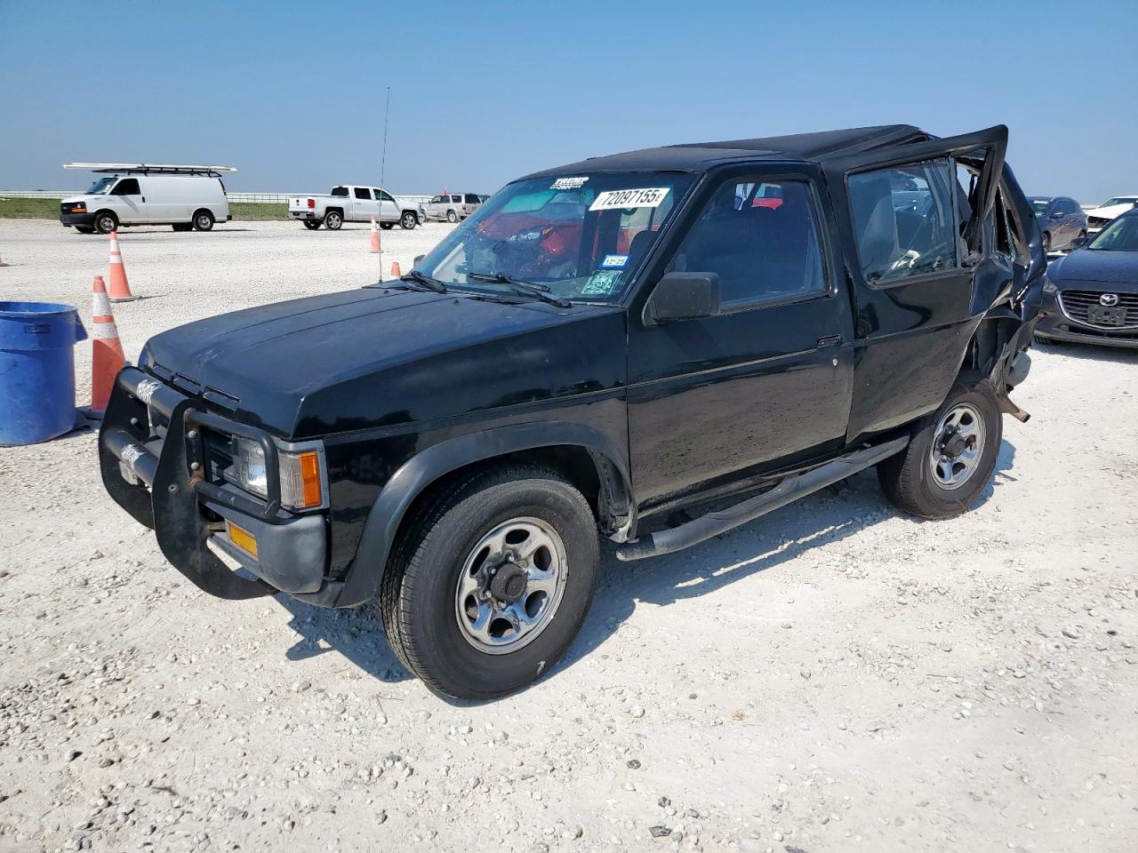1995 Nissan Pathfinder LE, VIN JN8HD17S5SW089007 — Зад