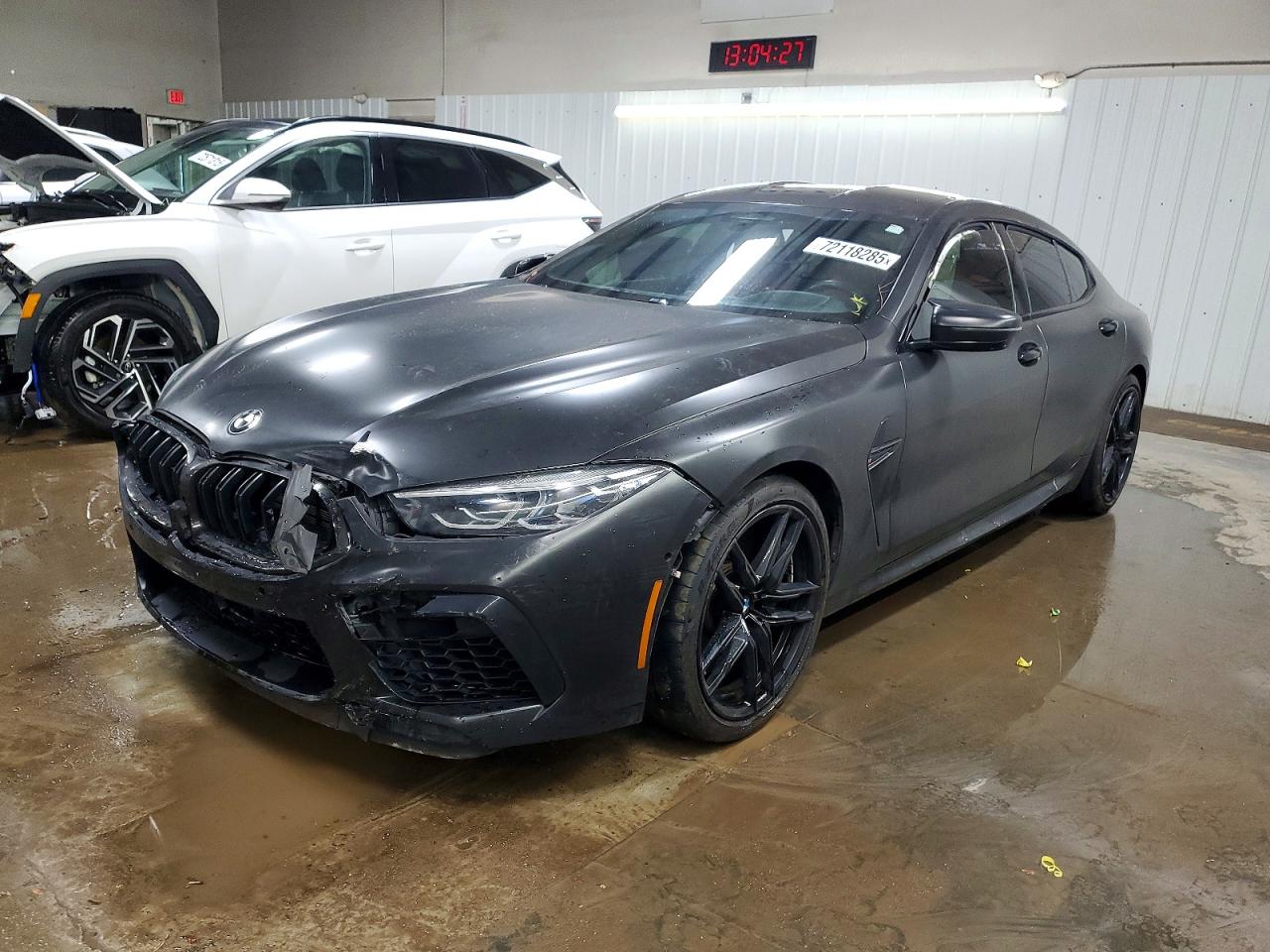 2021 BMW M8 Competition, VIN WBSGV0C06MCF16651 — Перед