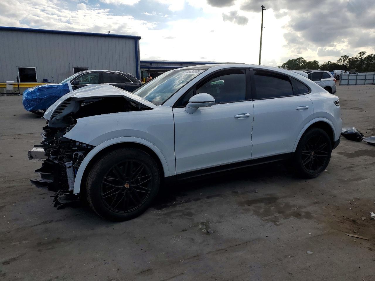 2025 Porsche Cayenne, VIN WP1BA2AY6SDA33035 — Front end