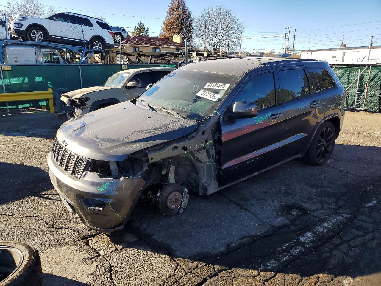 2019 Jeep Grand Cherokee Altitude, VIN 1C4RJFAG3KC592868 — Front end