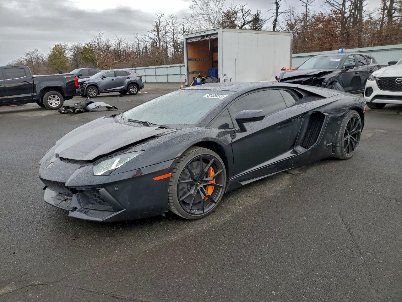 2015 Lamborghini Aventador, VIN ZHWUC1ZD6FLA03698 — Front end