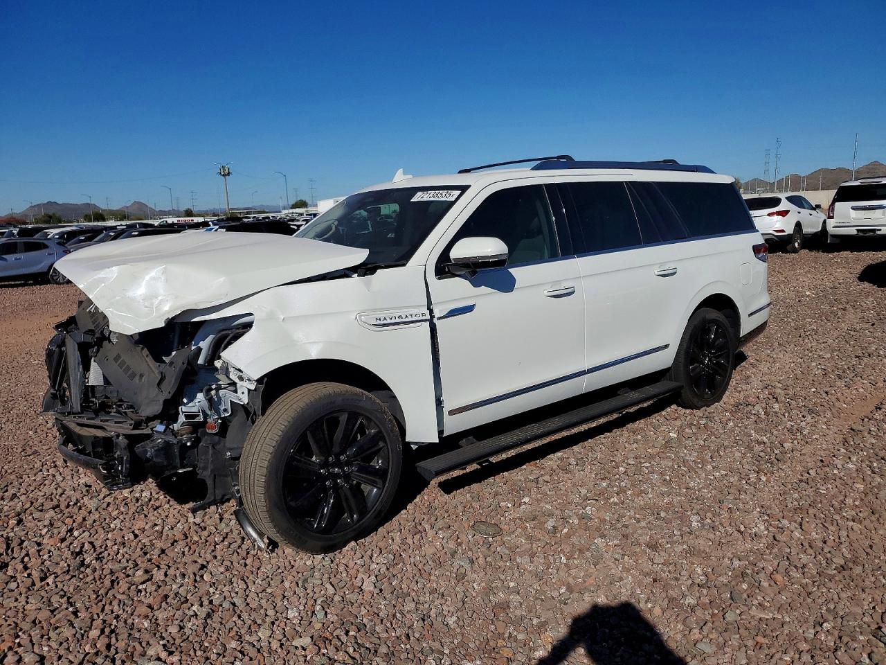 2023 Lincoln Navigator Reserve, VIN 5LMJJ3LG6PEL07349 — Front end