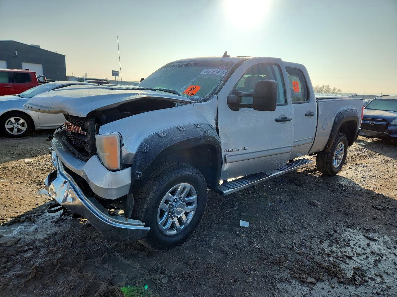2012 GMC Sierra 2500HD SLE, VIN 1GT120CGXCF118761 — Front end