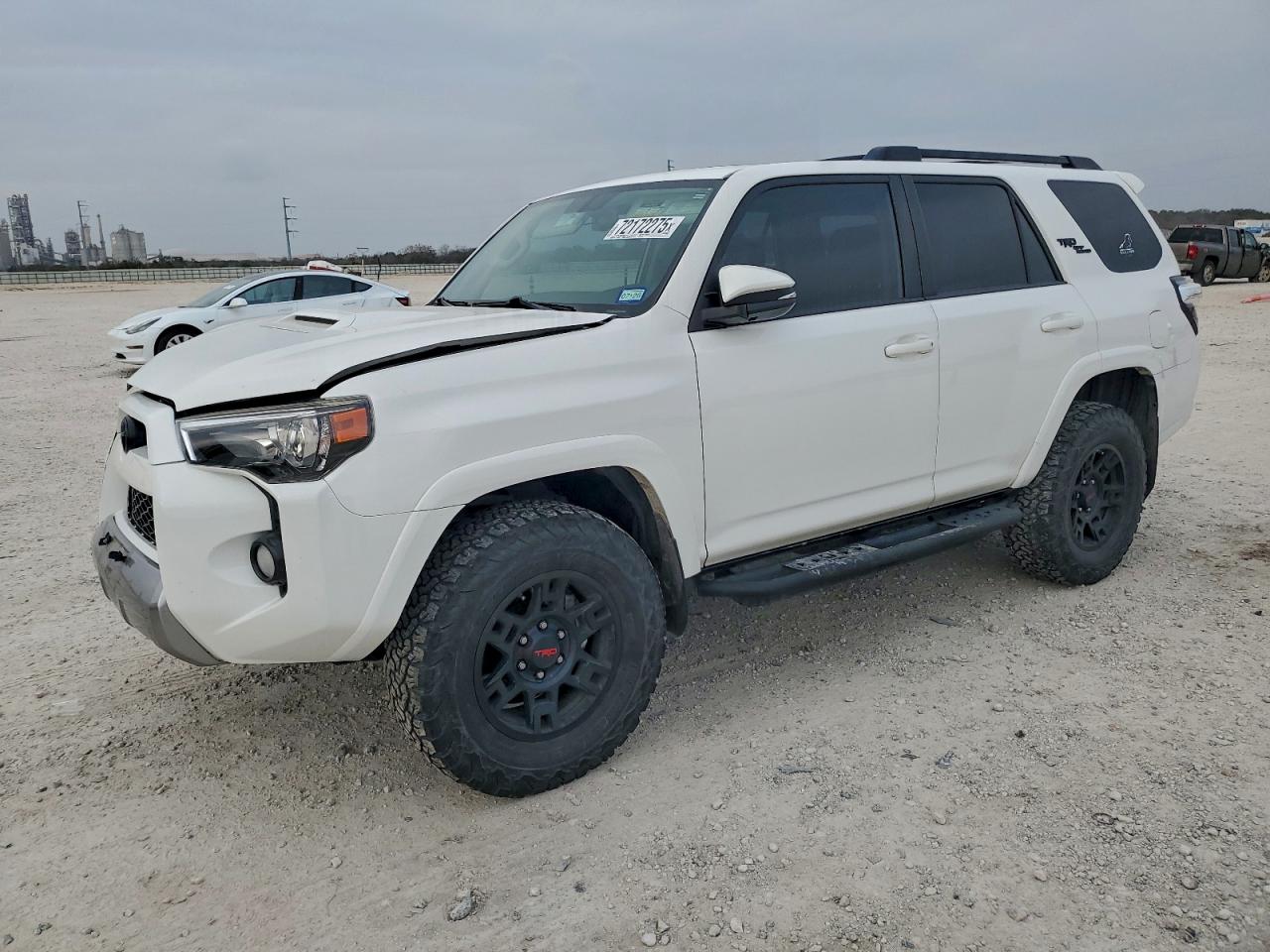 2019 Toyota 4Runner TRD Off Road Premium, VIN JTEBU5JR3K5645234 — Front end