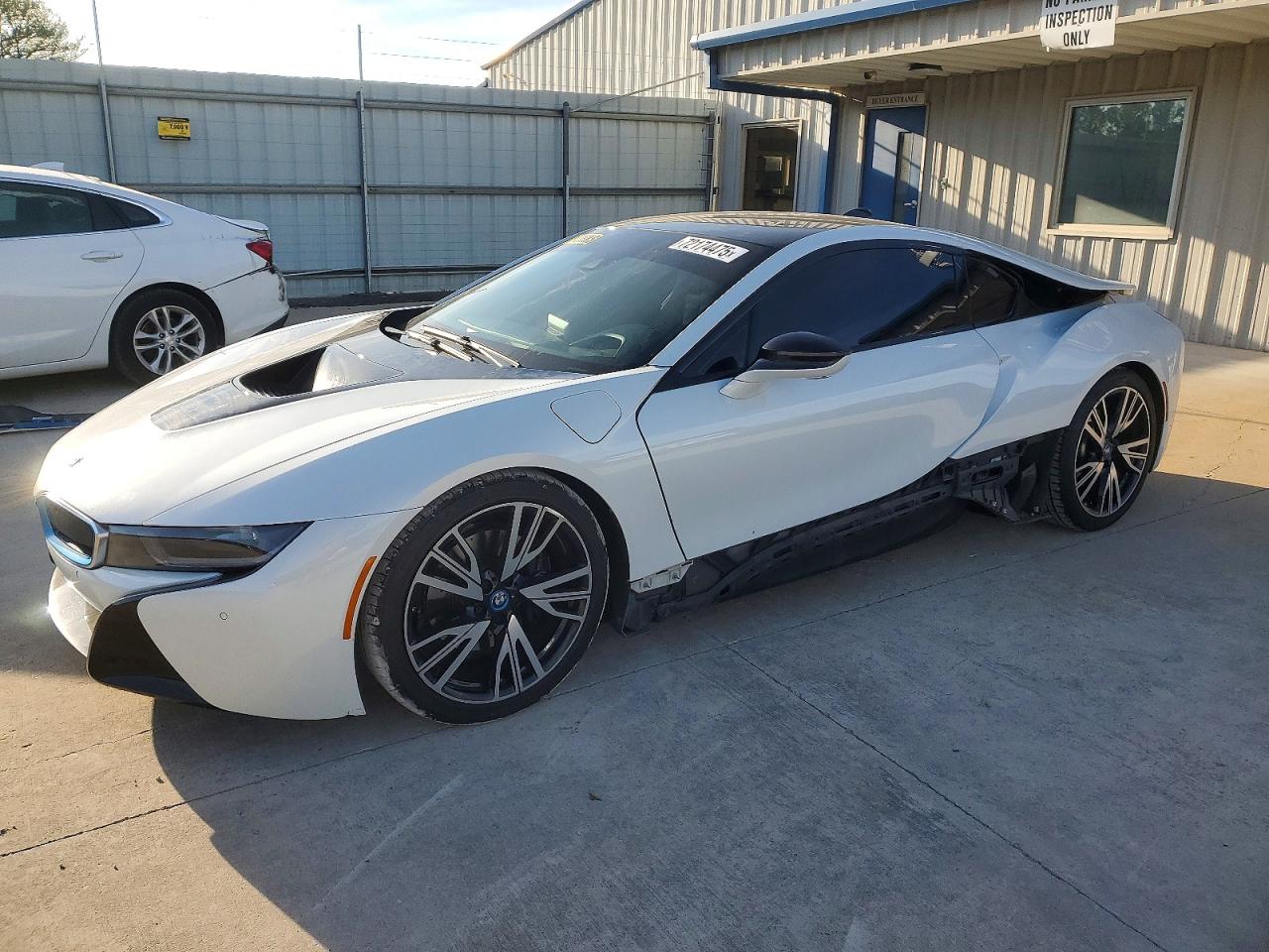 2015 BMW i8, VIN WBY2Z2C58FV674313 — Вандализм