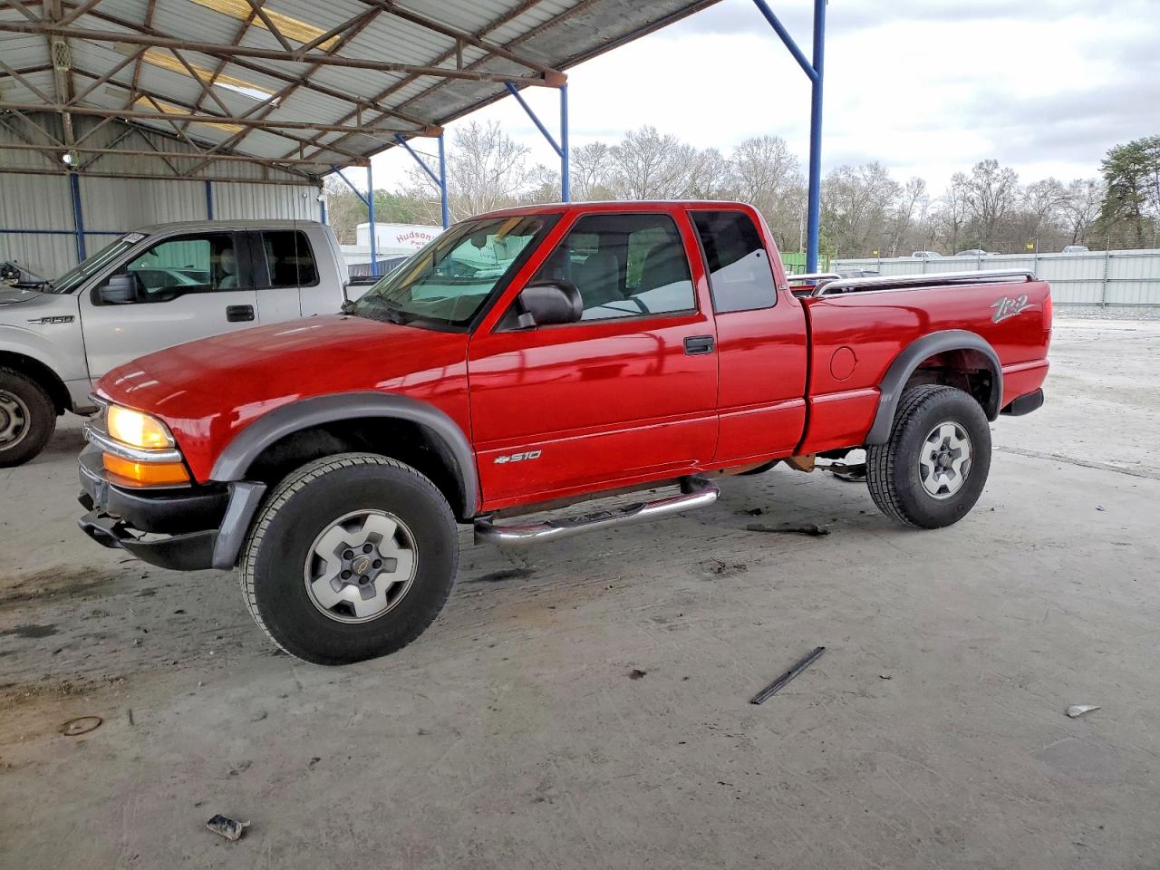 2003 Chevrolet S-10 LS, VIN 1GCCT19X638285237 — Rear end