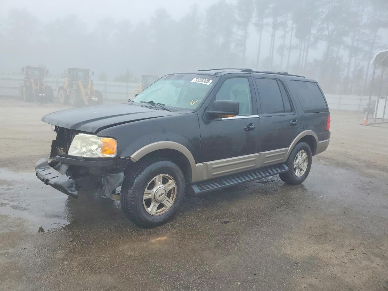 2003 Ford Expedition Eddie Bauer, VIN 1FMFU17L43LA65355 — Перед