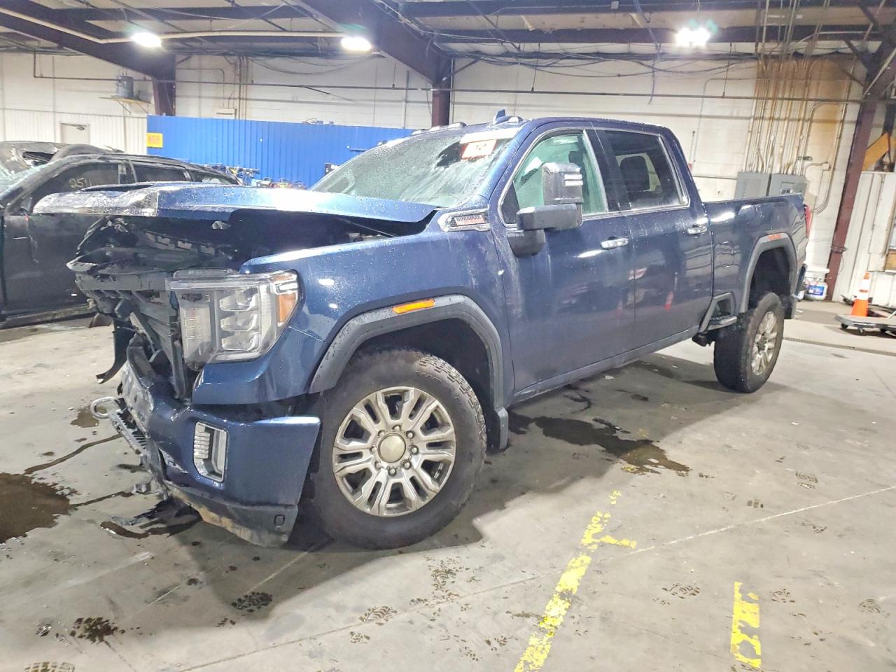 2021 GMC Sierra 3500HD Denali, VIN 1GT49WEY6MF112636 — Front end