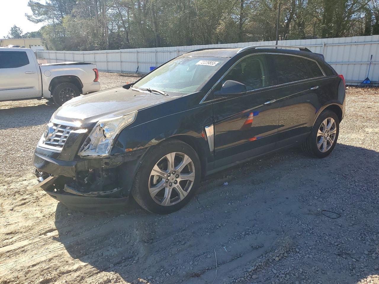 2016 Cadillac SRX Premium Collection, VIN 3GYFNDE33GS585532 — Front end