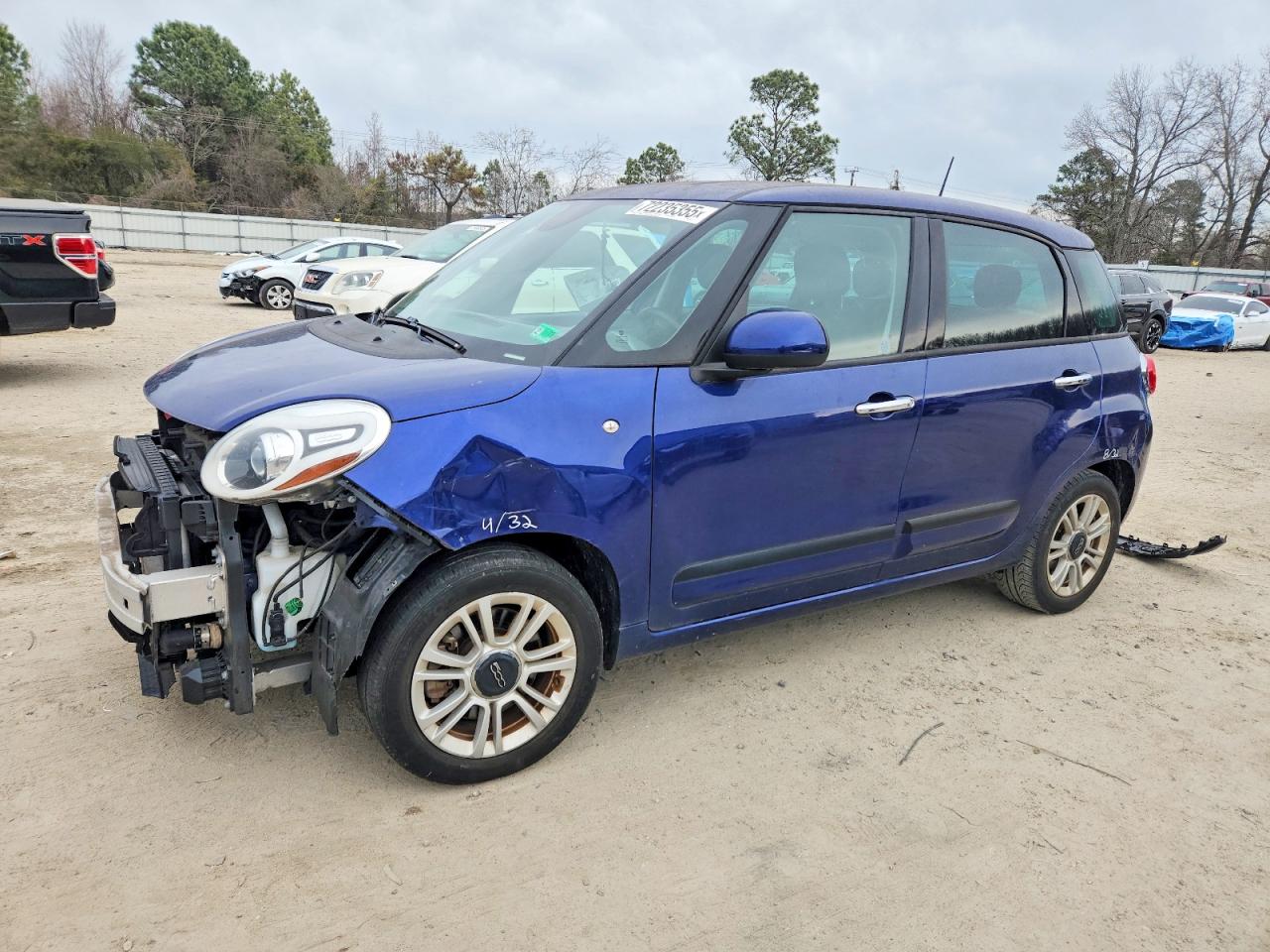 2018 FIAT 500L Pop, VIN ZFBCFAAHXJZ041306 — Front end