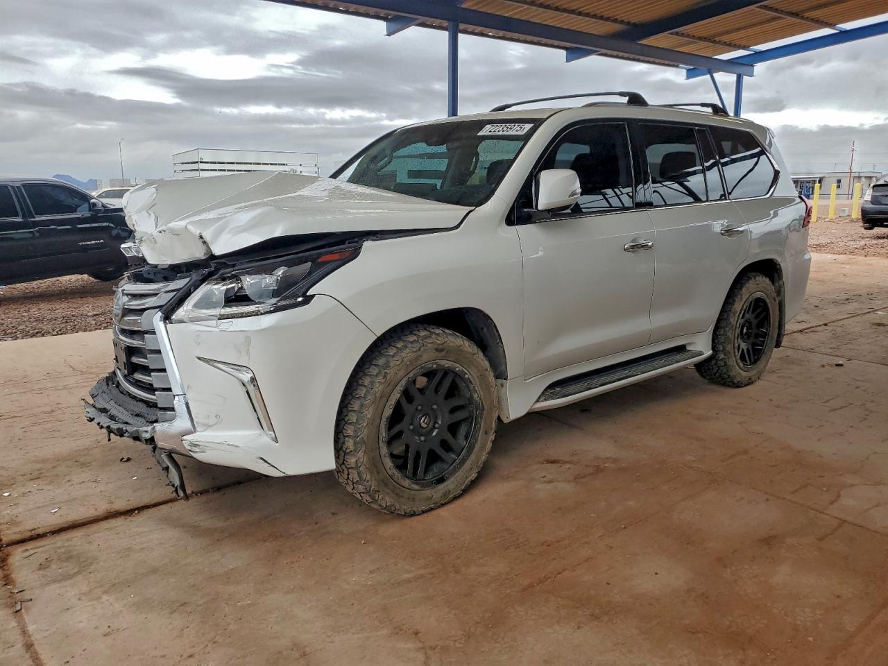 2017 Lexus LX 570, VIN JTJHY7AX4H4243831 — Front end