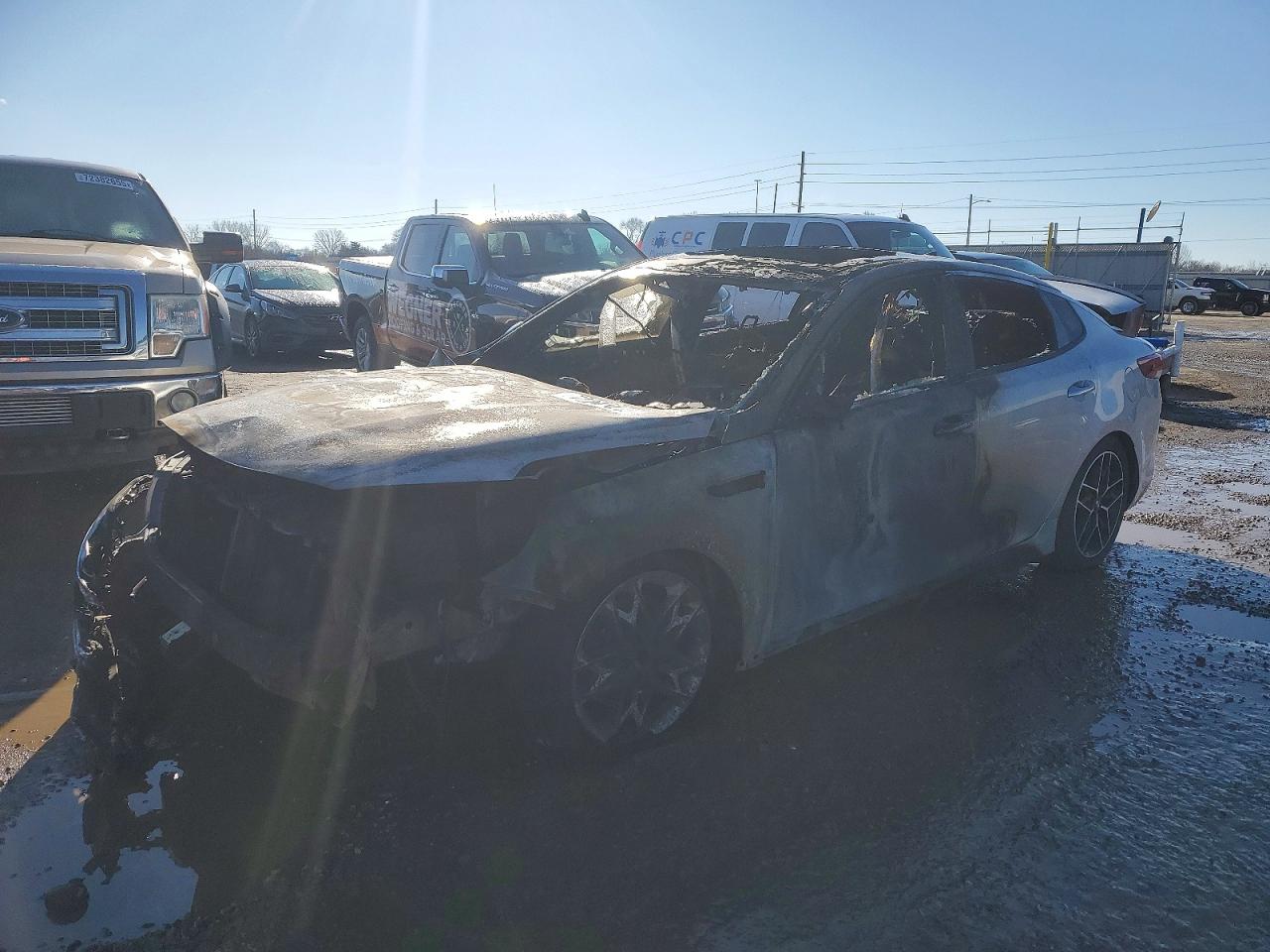 2020 Kia Optima SX, VIN 5XXGW4L21LG421035 — Пожар в салоне