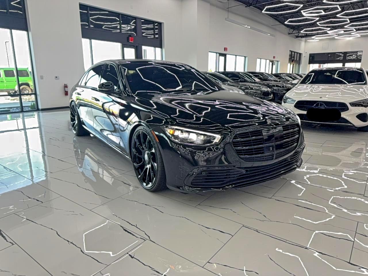 2021 Mercedes-Benz S 580, VIN W1K6G7GB6MA017557 — Prior damage history