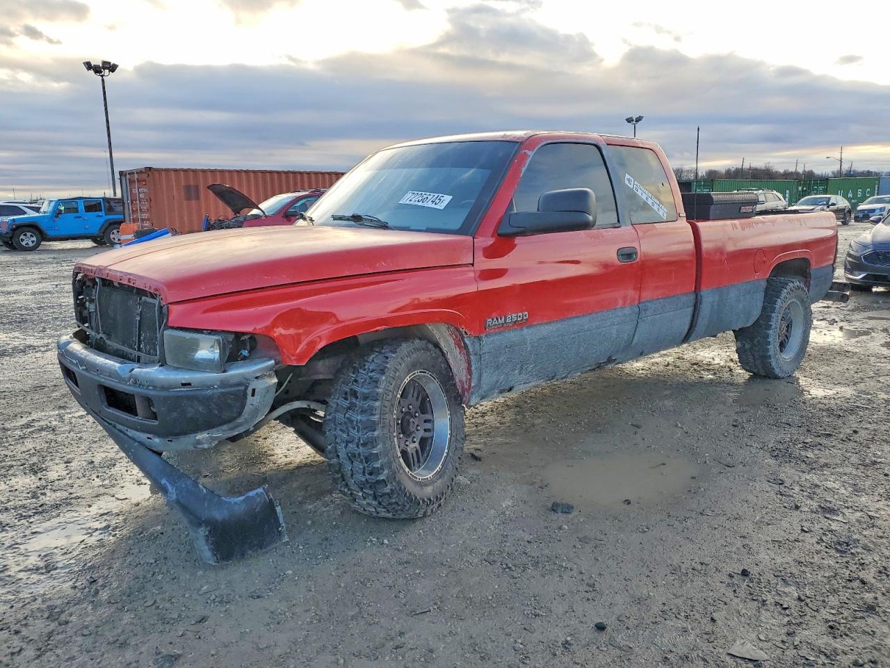 1996 Dodge 2500, VIN 1B7KC23CXTJ100140 — Front end