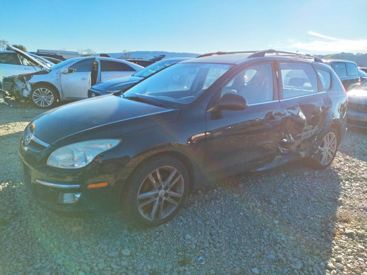 2010 Hyundai Elantra SE, VIN KMHDC8AE5AU052473 — Side