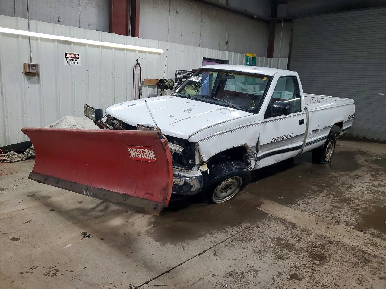 1988 Chevrolet Silverado 2500, VIN 1GCFK24K5JZ172792 — Front end