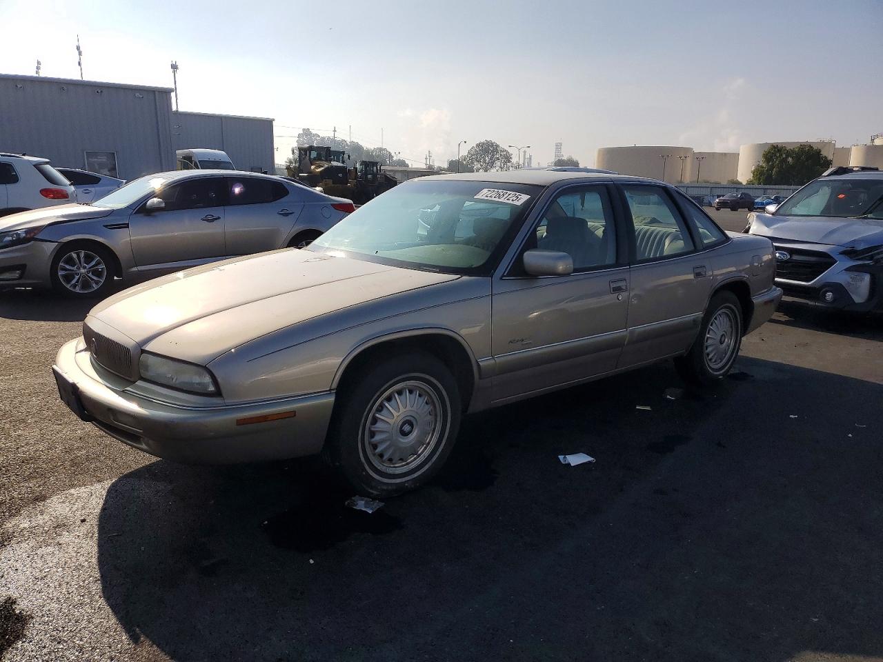 1996 Buick Regal Custom, VIN 2G4WB52K4T1495713 — Side