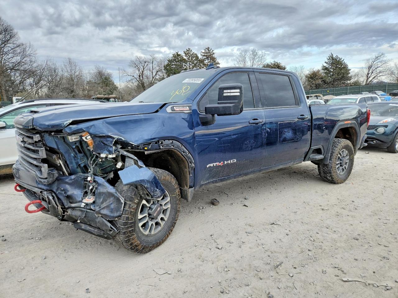 2022 GMC Sierra 2500HD AT4, VIN 1GT49PEYXNF124702 — Front end