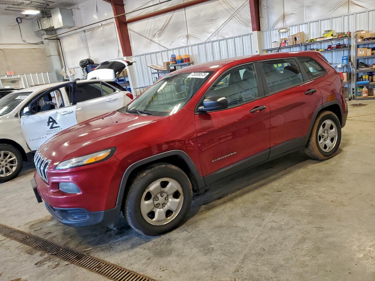2014 Jeep Cherokee Sport, VIN 1C4PJMAB3EW187631 — Бок