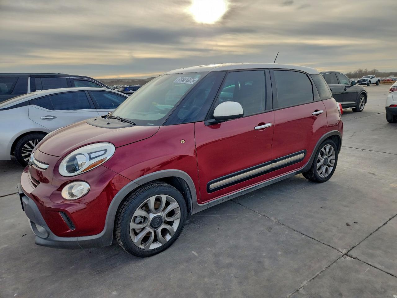 2016 FIAT 500L Urbana Trekking, VIN ZFBCFADH0GZ037964 — Side