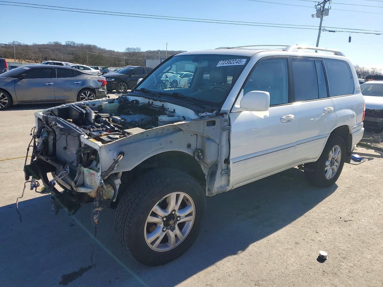 2004 Lexus LX 470, VIN JTJHT00W343546789 — Front end