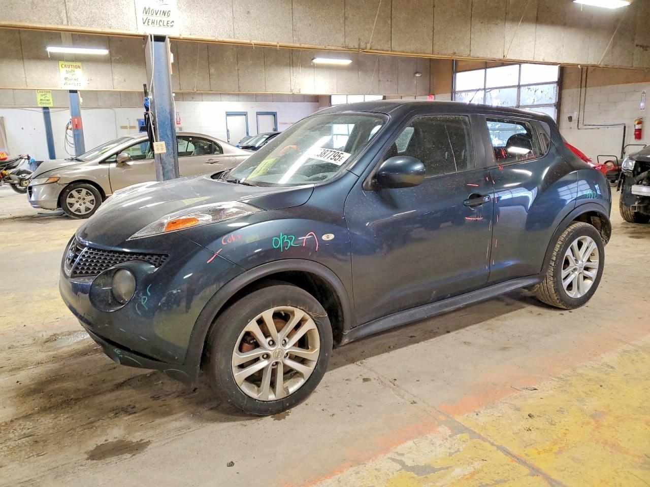 2013 Nissan Juke SV, VIN JN8AF5MR7DT222407 — Ранее повреждён