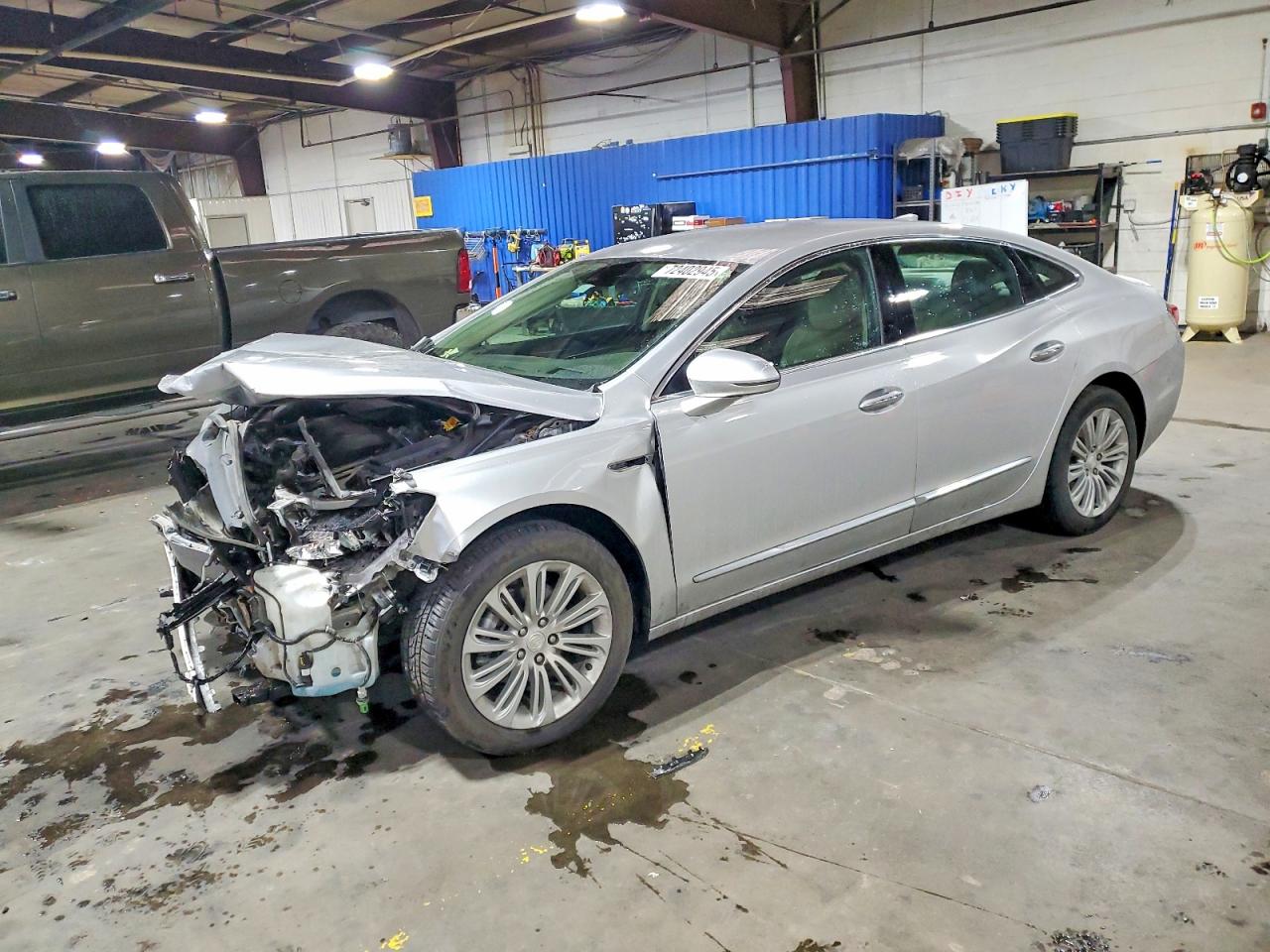2018 Buick LaCrosse Premium, VIN 1G4ZR5SZ0JU100546 — Front end