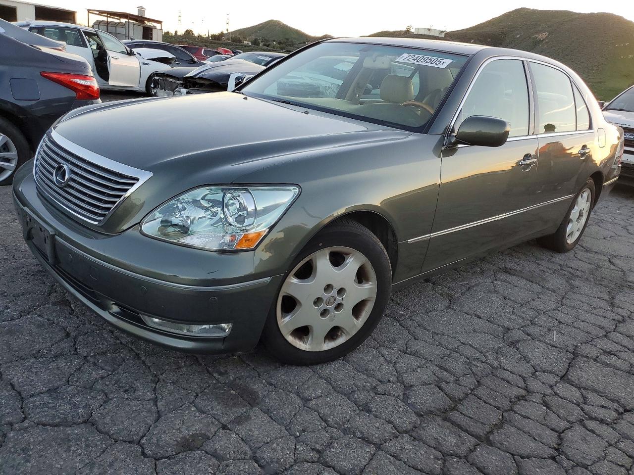 2004 Lexus LS 430, VIN JTHBN36F140151070 — Rear end