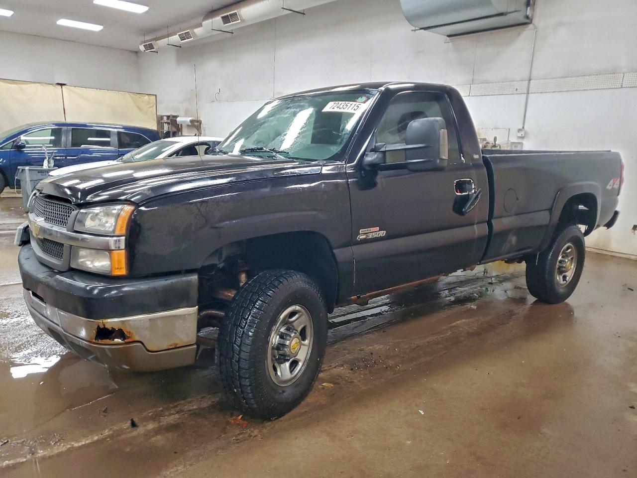 2004 Chevrolet Silverado 3500, VIN 1GCHK342X4E310322 — Front end