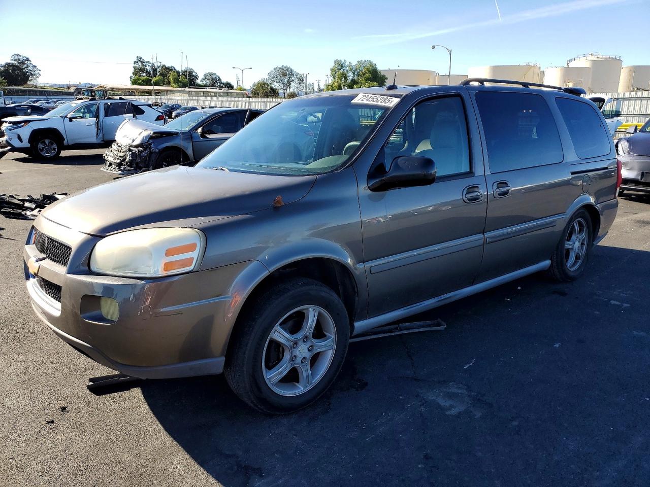 2005 Chevrolet Uplander LS, VIN 1GNDV23L25D168296 — Side
