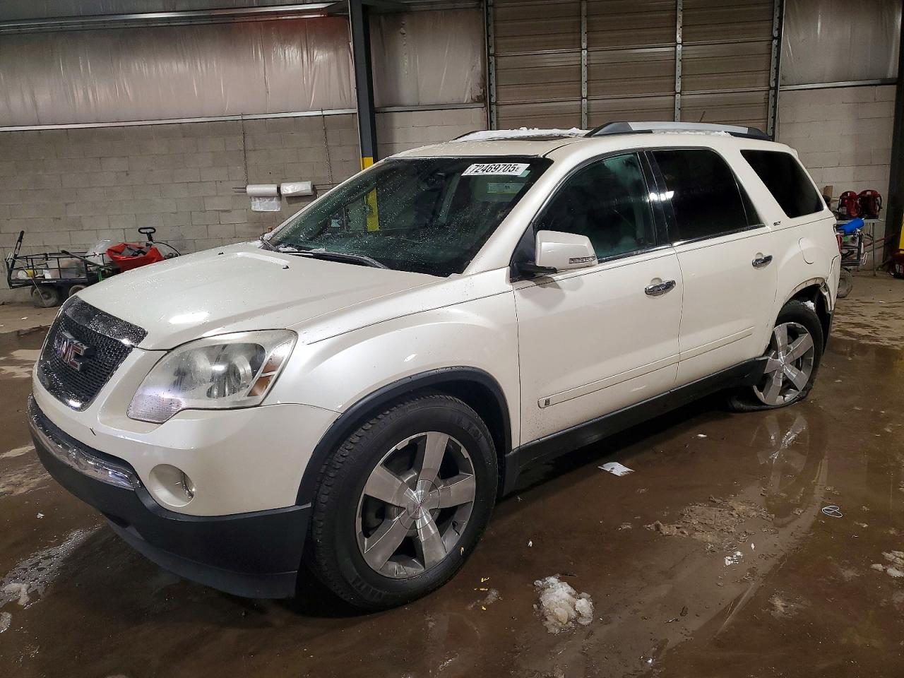 2010 GMC Acadia SLT1, VIN 1GKLVMED6AJ174544 — Зад