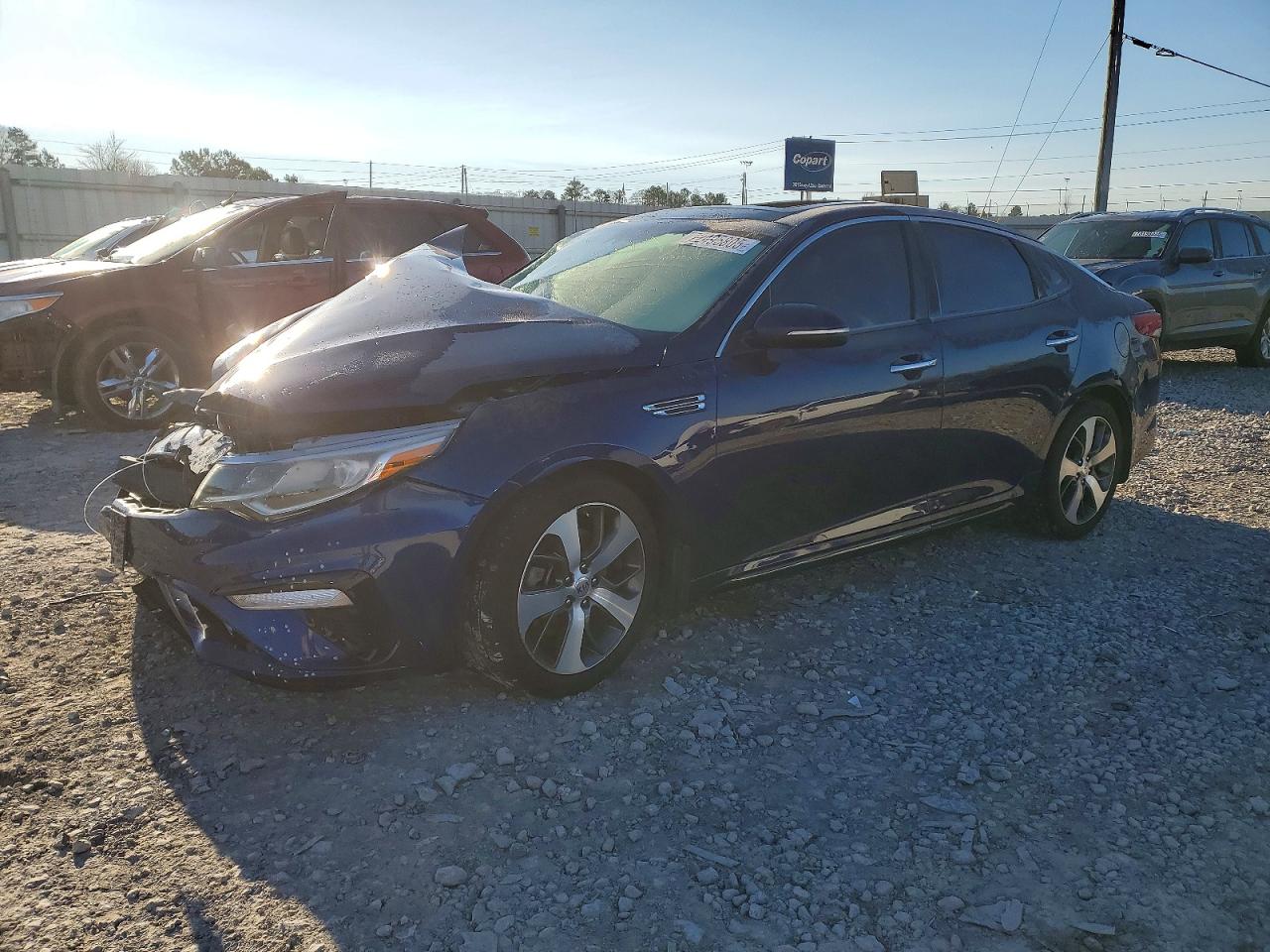 2019 Kia Optima S, VIN 5XXGT4L3XKG289828 — Front end