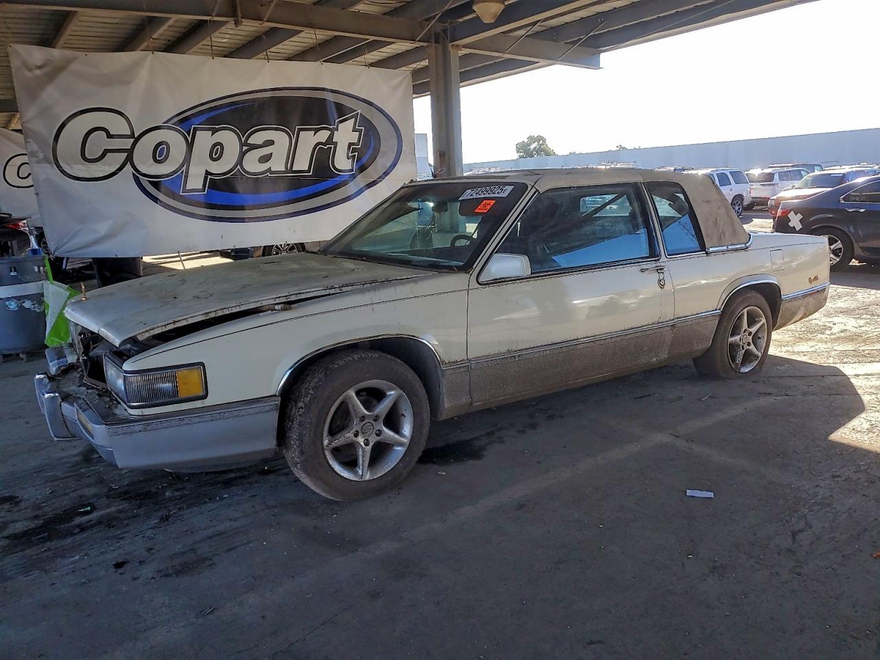 1989 Cadillac DeVille, VIN 1G6CD1155K4247529 — Перед