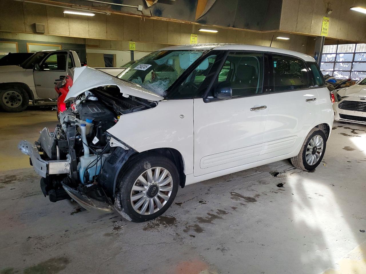 2017 FIAT 500L Pop, VIN ZFBCFAAH8HZ040035 — Front end
