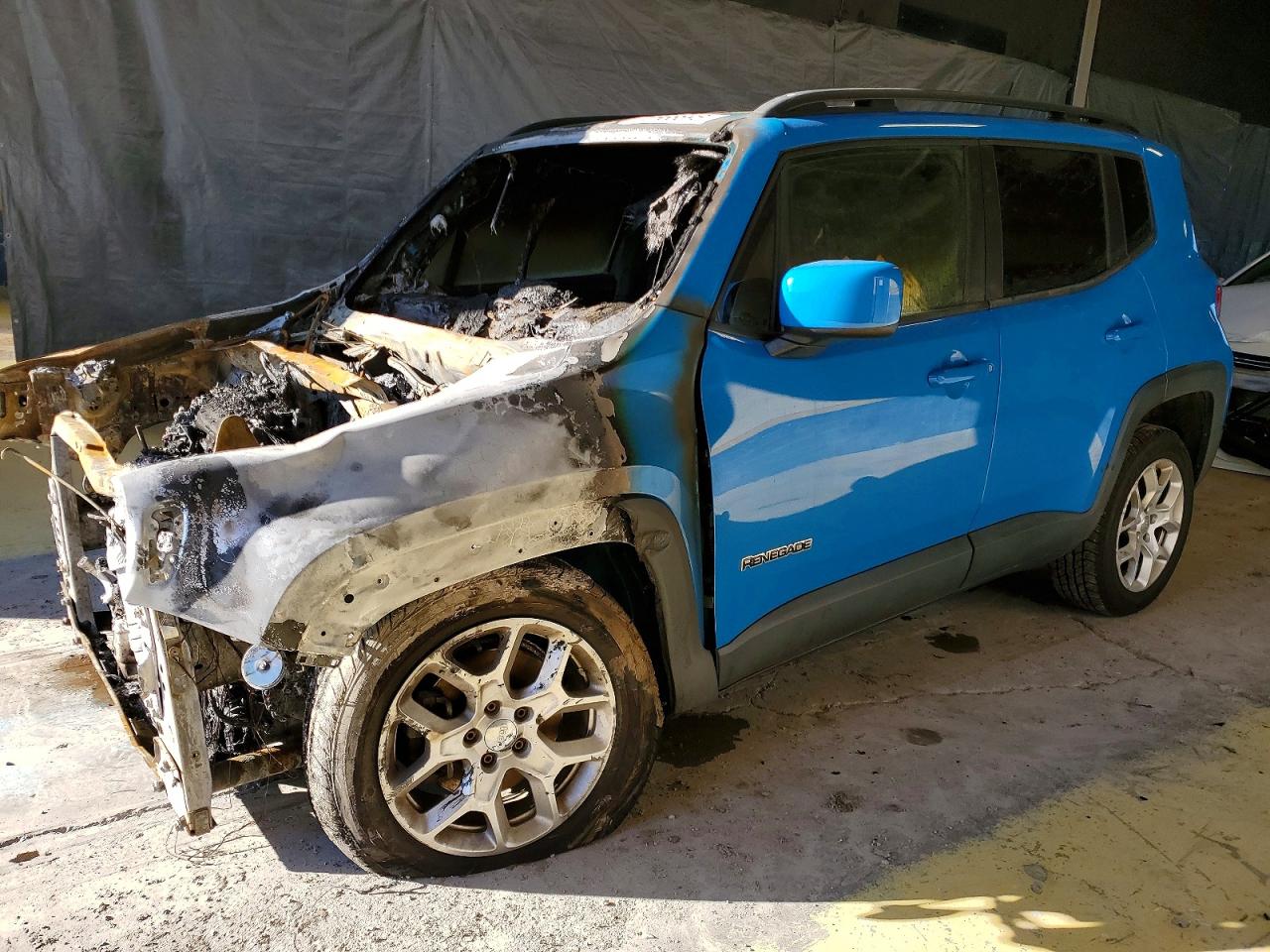 2015 Jeep Renegade Latitude, VIN ZACCJBBT5FPB78938 — Пожар