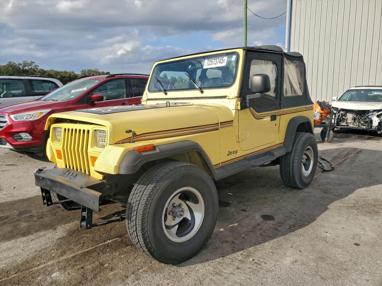 1991 Jeep Wrangler, VIN 2J4FY29S2MJ106117 — Front end