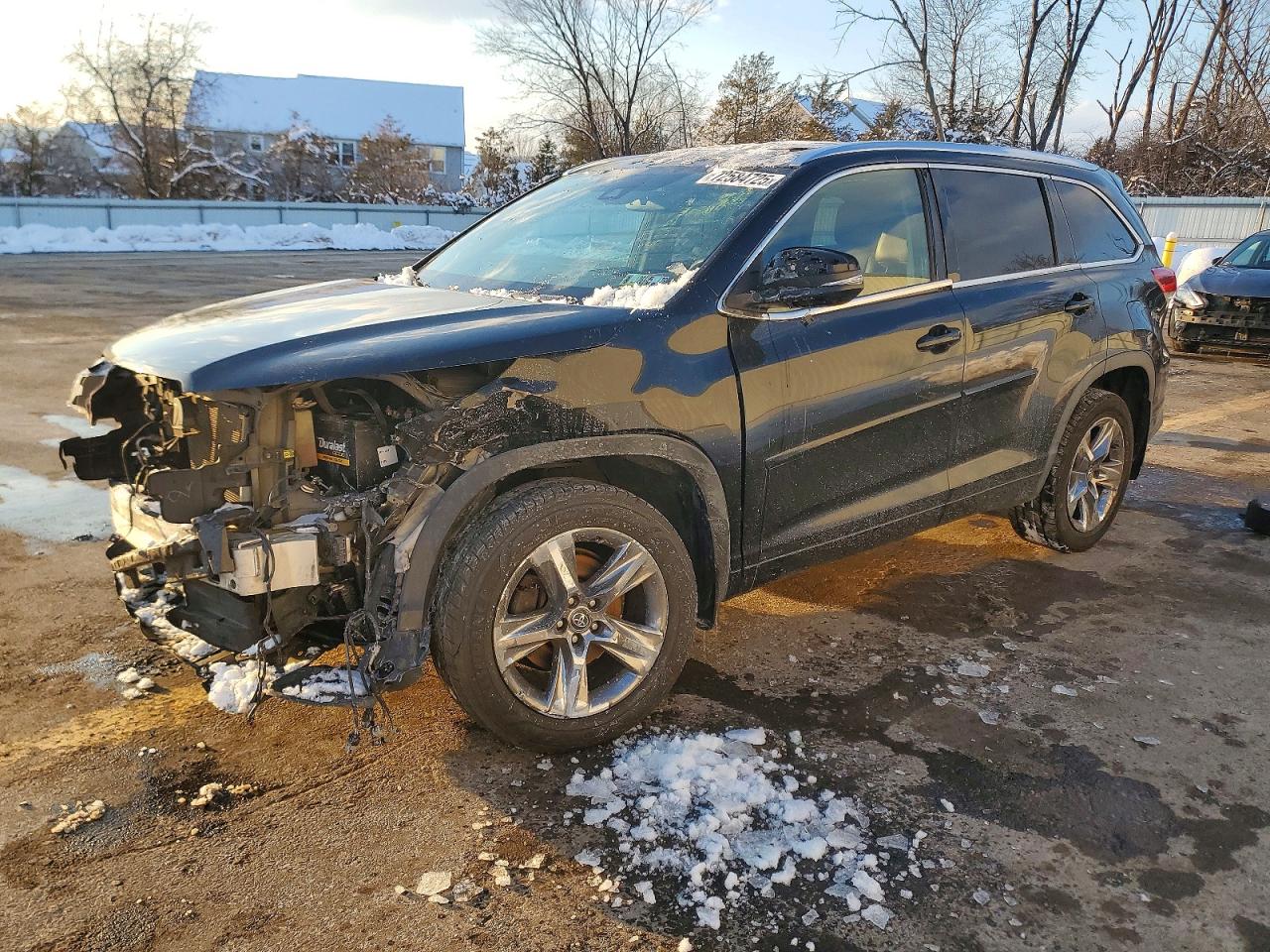 2018 Toyota Highlander Limited Platinum, VIN 5TDDZRFH3JS849210 — Front end