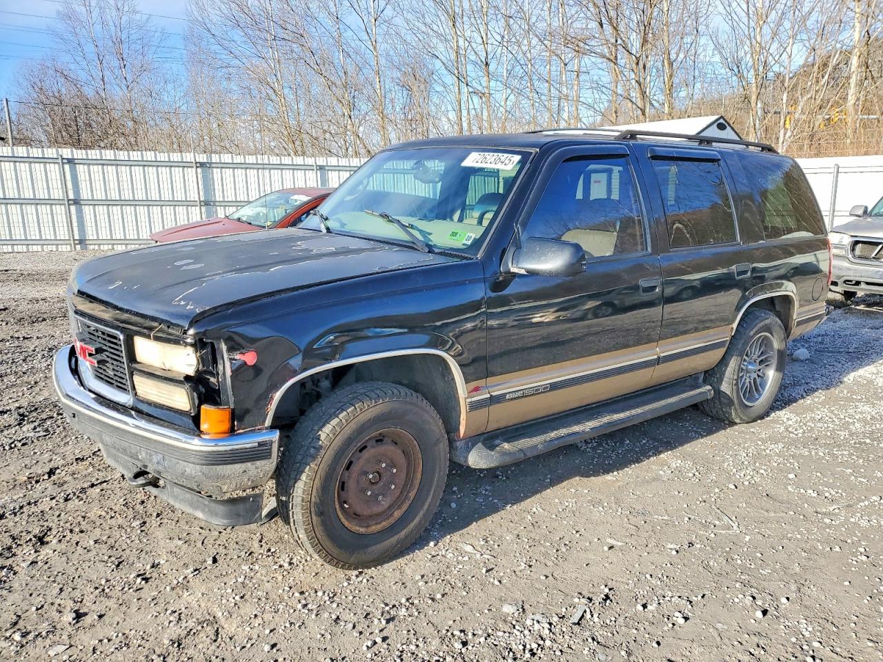 1999 GMC Denali, VIN 1GKEK13R5XR507633 — Front end