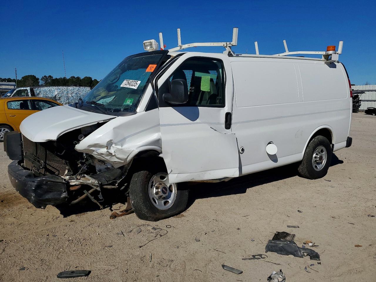 2014 GMC Savana, VIN 1GTZ7TFG7E1172777 — Front end