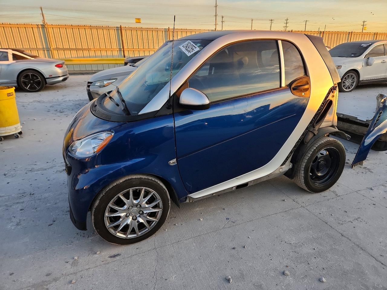 2015 Smart fortwo Passion, VIN WMEEJ3BA2FK794993 — Зад