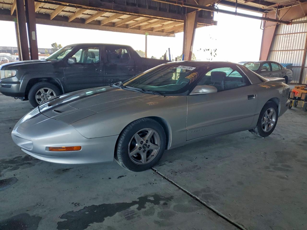1997 Pontiac Firebird Firebird, VIN 2G2FS22K0V2230775 — Front end