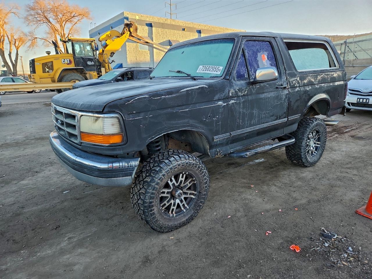 1995 Ford Bronco Custom, VIN 1FMEU15H4SLA60391 — Side