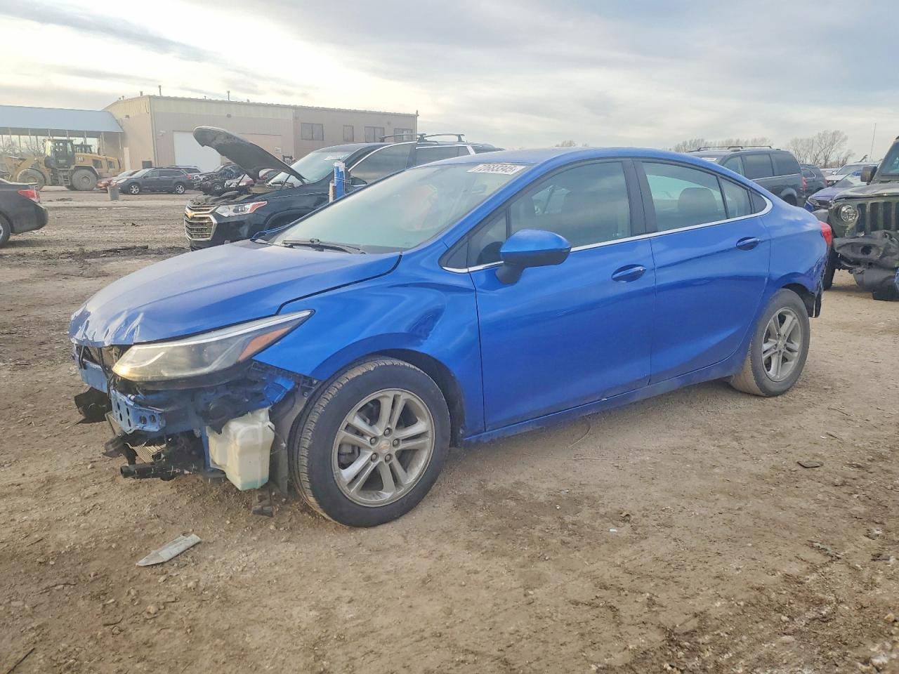 2018 Chevrolet Cruze LT, VIN 1G1BE5SM4J7143882 — Front end