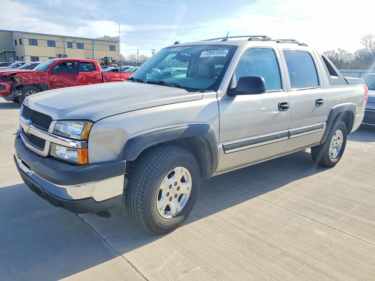 2004 Chevrolet Avalanche, VIN 3GNEC12T44G199377 — Front end