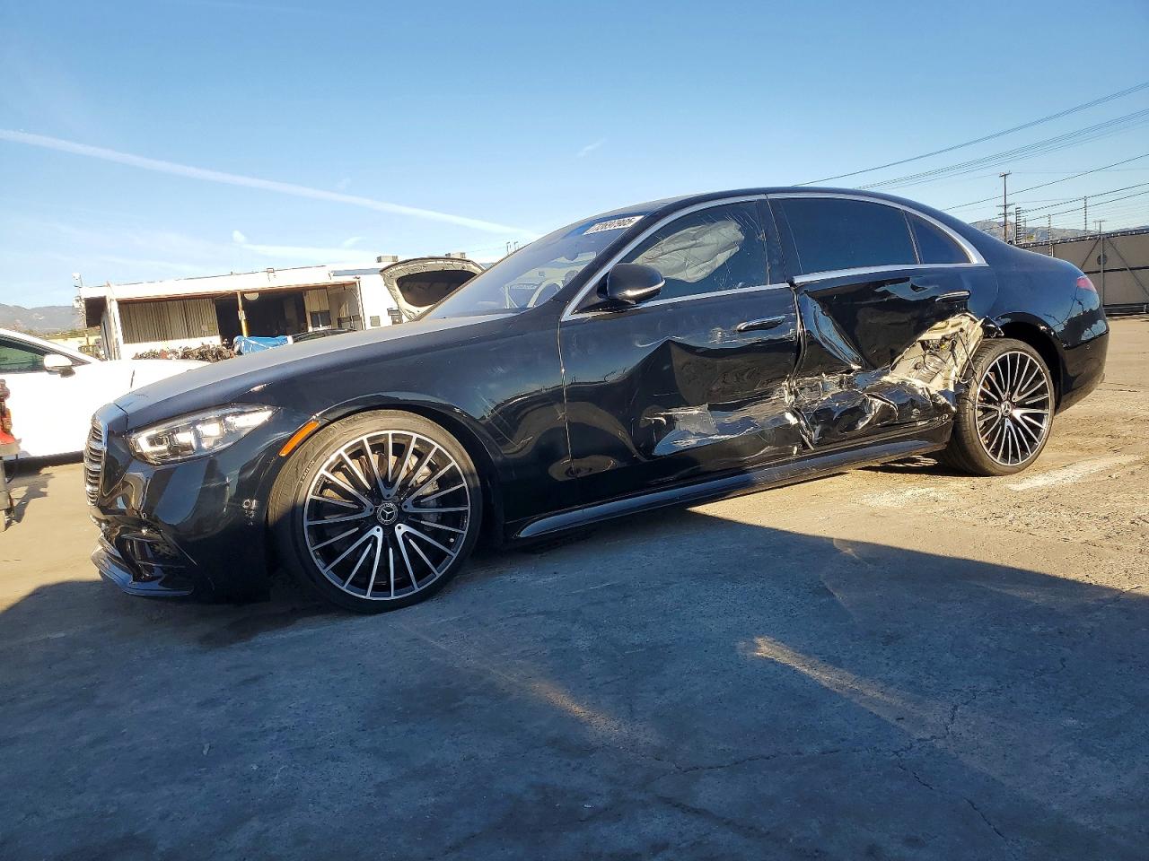 2022 Mercedes-Benz S 500, VIN W1K6G6DB9NA100660 — Side